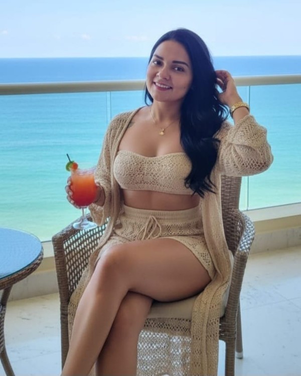 PUTA CARIÑOSA Y COMPLACIENTE LLENA DE FANTASIAS