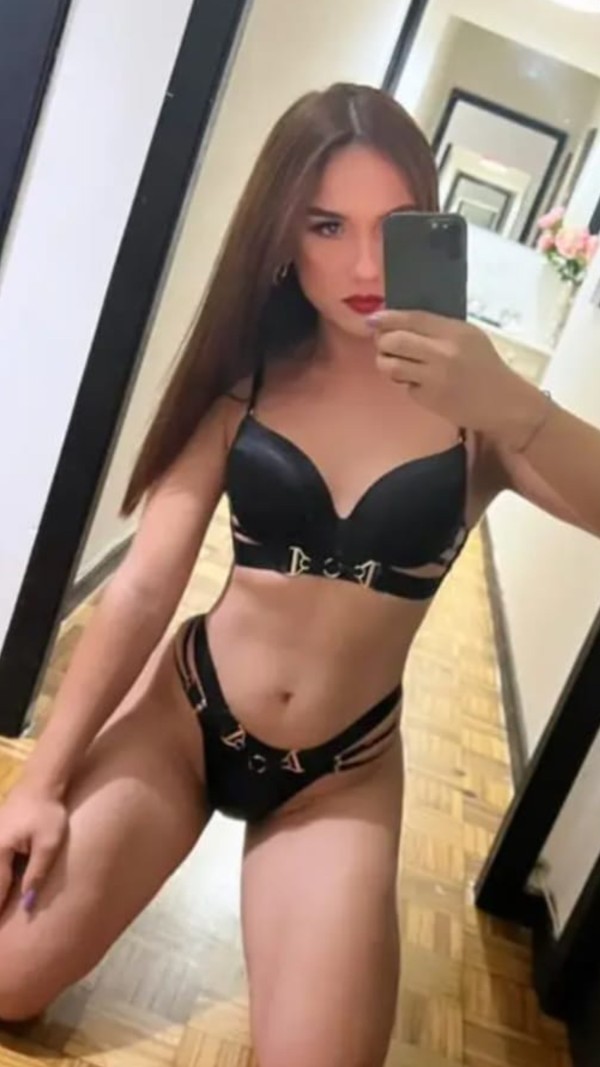 KIMBERLI CHICA TRANS GUARRA FIESTERA