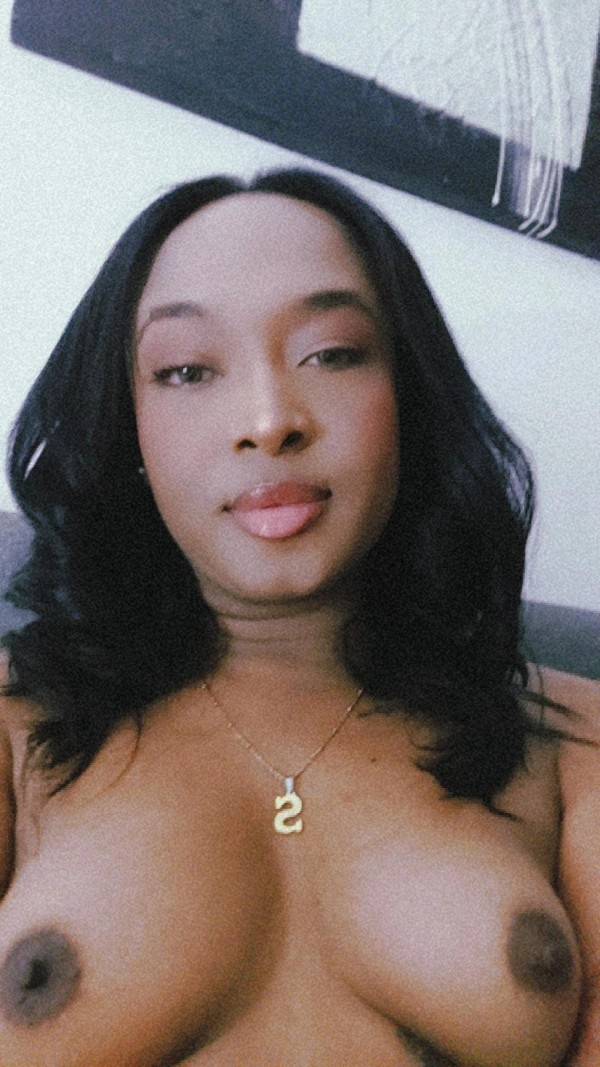 Trans mulata colombiana de lujo en Manresa