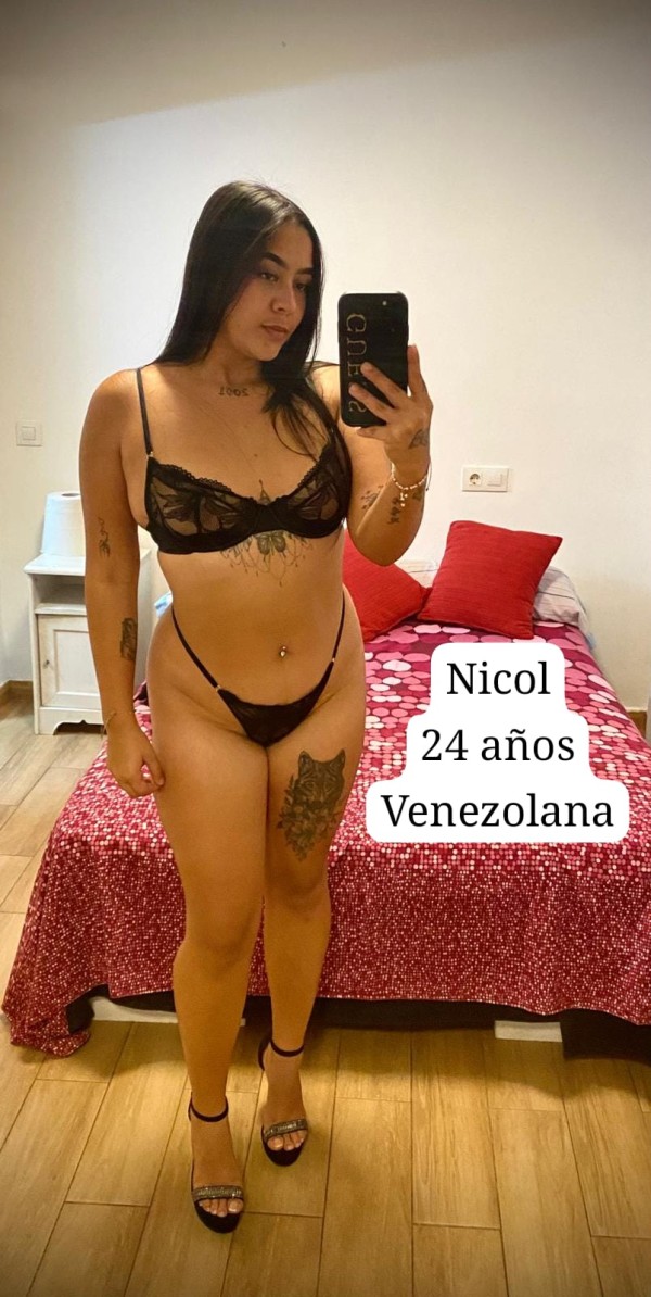 Espectacular latina fiestera y guarra  24 horas