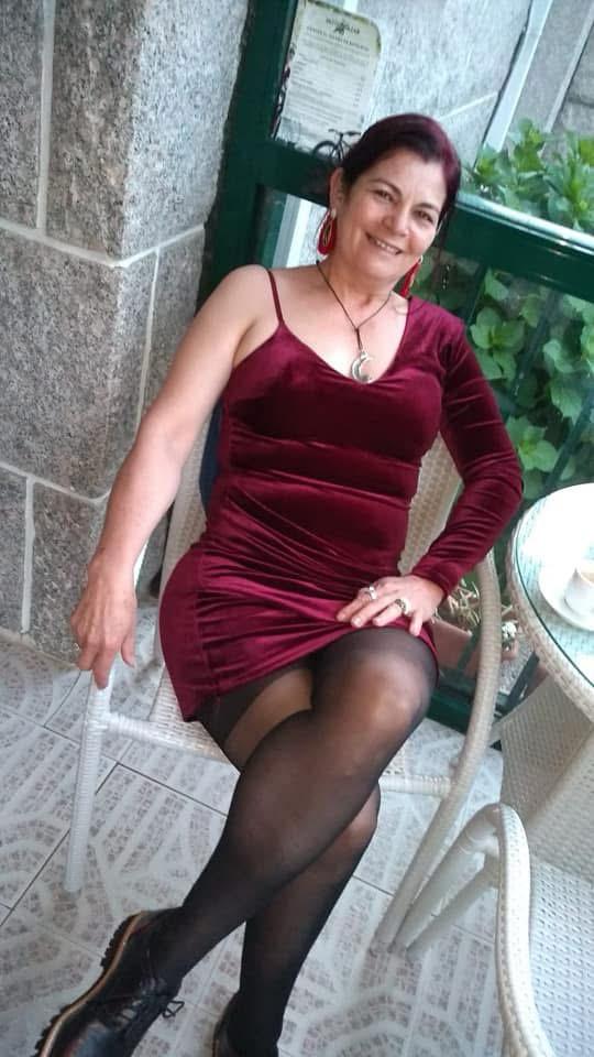 Española guapa educada y muy morbosa