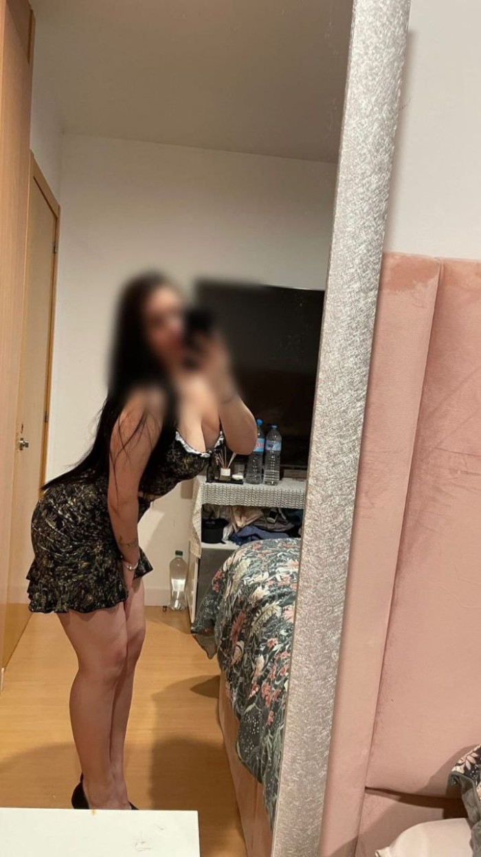 ESTOY MUY CACHONDA MOJADITA VEN O VOY FIESTERA