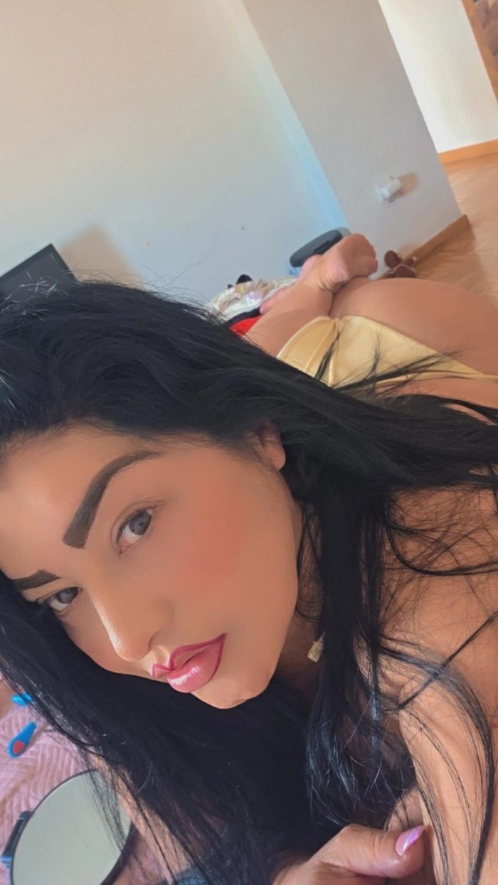 BOMBA LATINA MUY MORBOSA Y FIESTERA