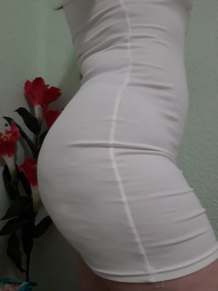 Madurita latina muy complaciente y sensual