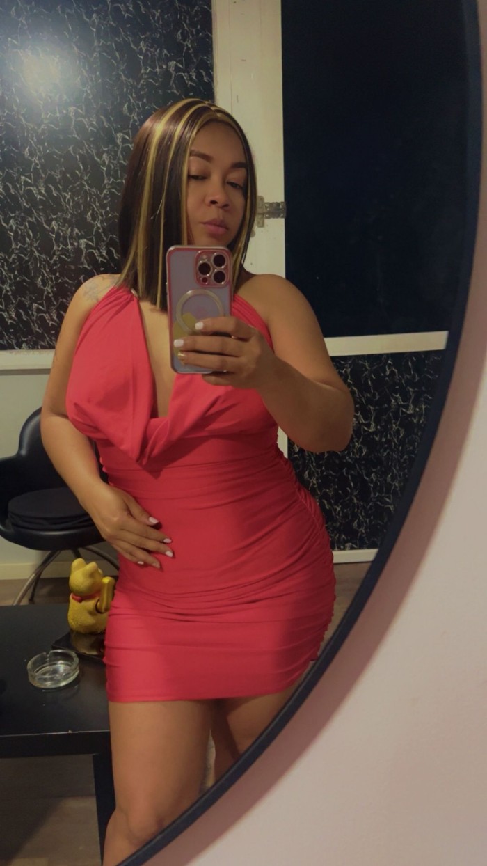 ARDIENTE MORENA CACHONDA