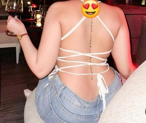 Sofía latina muy completa con curvas peligrosas