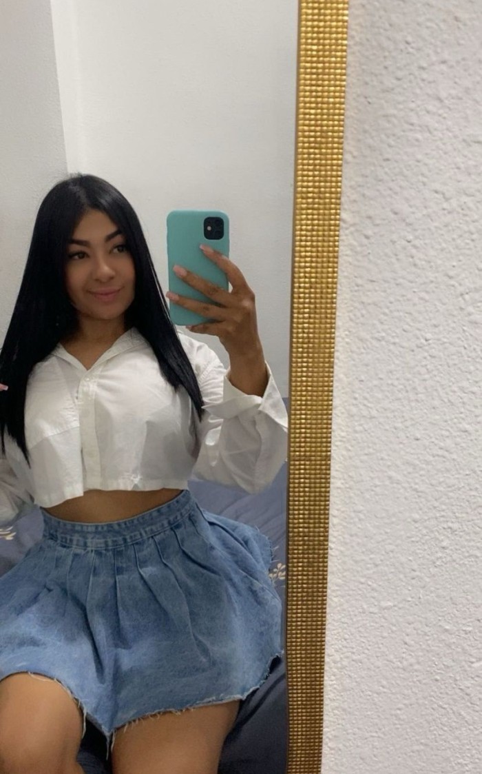 COLOMBIANA DESCOMPLICADA CON GANAS DE FOLLAR