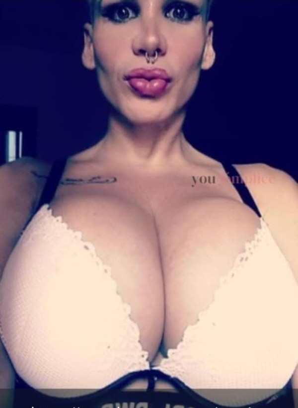 POLLONA LECHERA IMPLICADA VERSATIL COMPLACIENTE