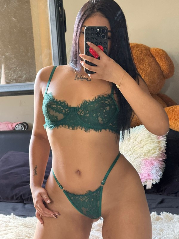 Mia 19 años, PIERDE EL CONTROL CONMIGO…