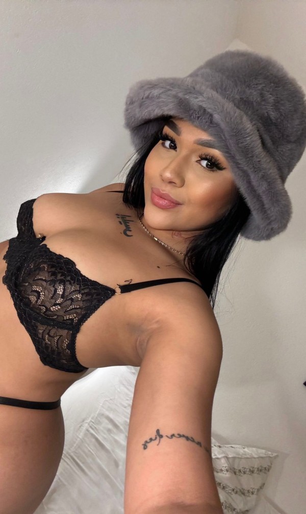 Mia 19 años, PIERDE EL CONTROL CONMIGO…