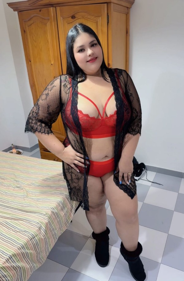 COMPLACIENTE ENCANTADORA MENTE ABIERTA