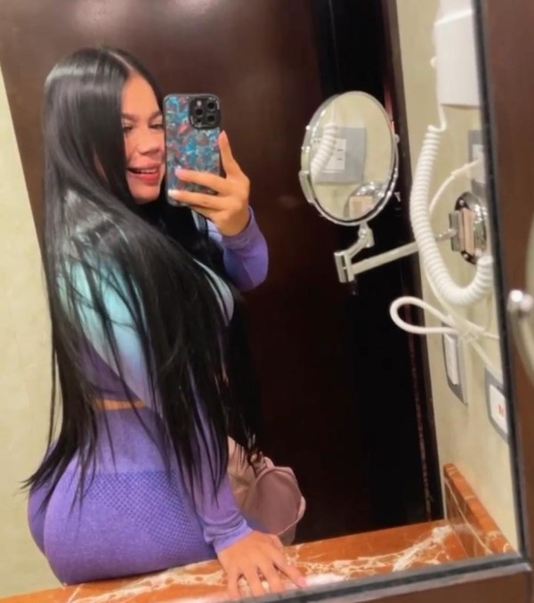 Mucho gusto soy Patricia complaciente fiestera