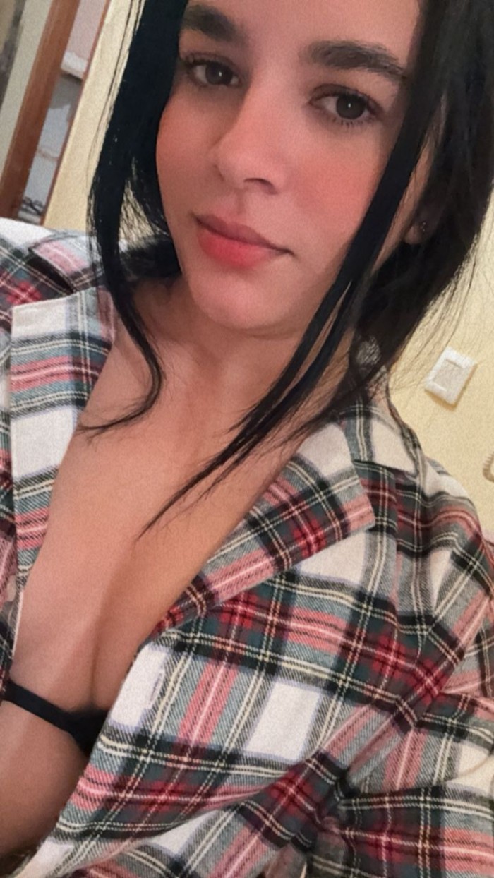 Chiquitita Rica, Ardiente