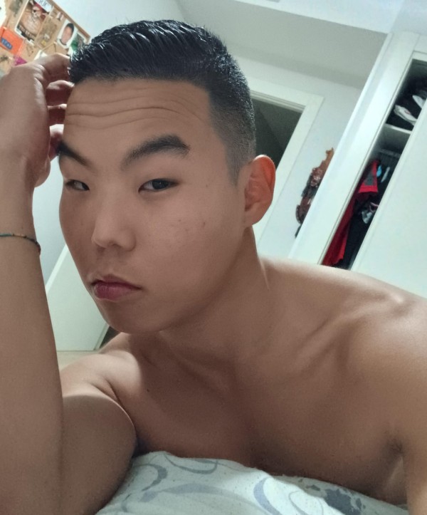 Chico asiático de lujo