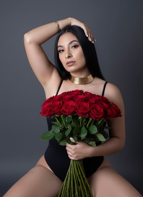 Milica, morenaza caliente en BENIDORM