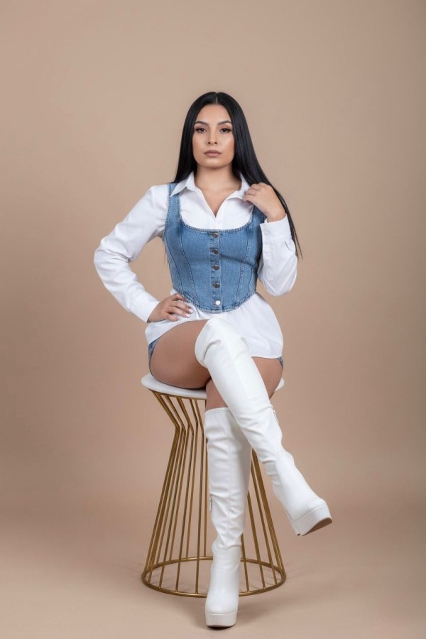 Milica, morenaza caliente en BENIDORM