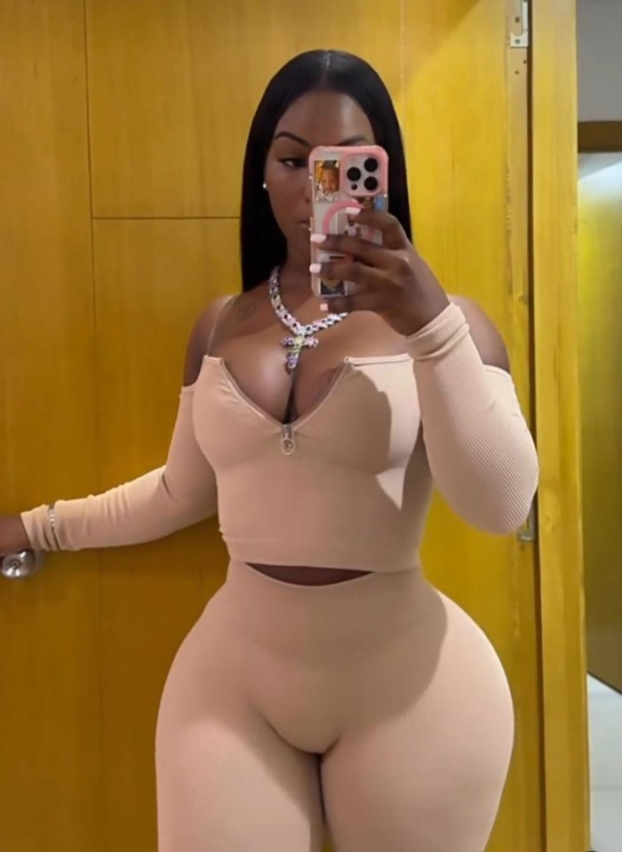 EN PUENTE DE VALLECAS DOMINICA QUIERO QUE ME COMAS