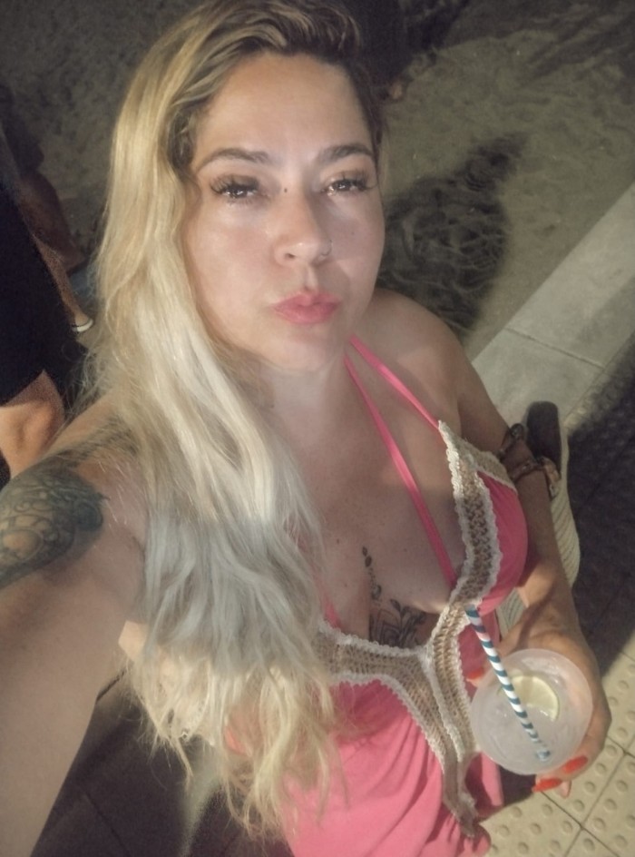Rubia completa la reina del.plazer en Almendralejo