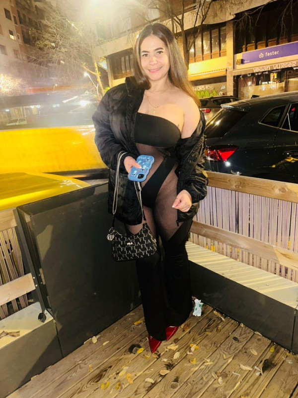 CAMILA · 29 · COLOMBIANA — femenina, cercana y muy atractiva Soy una mu