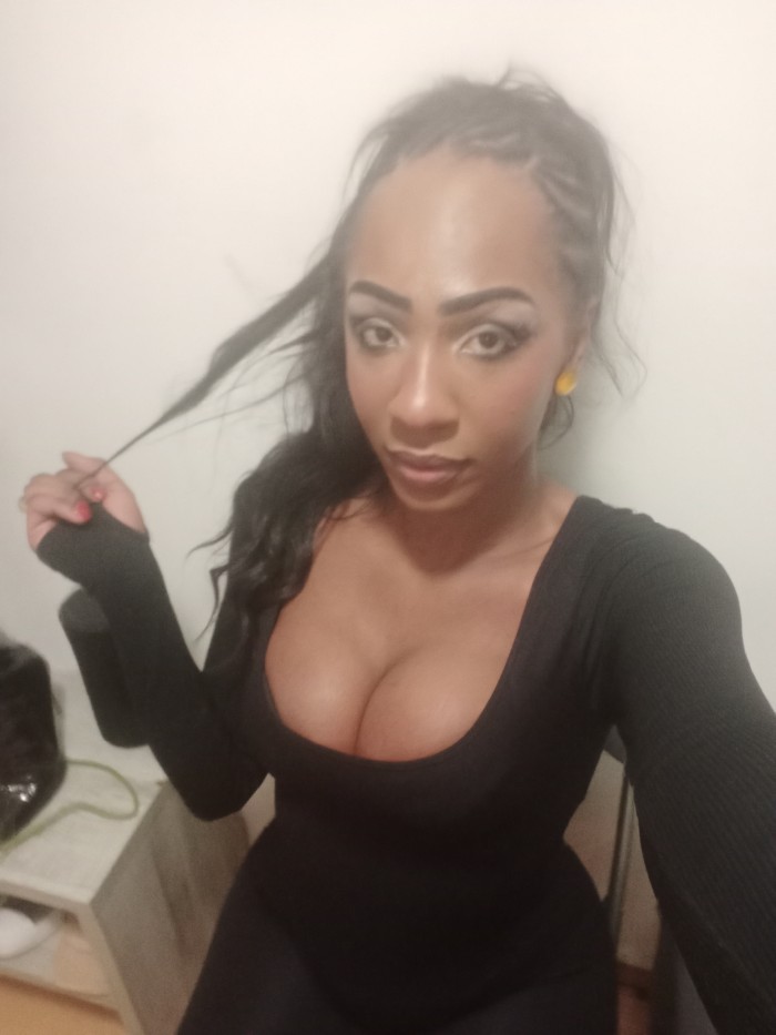 Ola soy gleicy una mulata brasileña