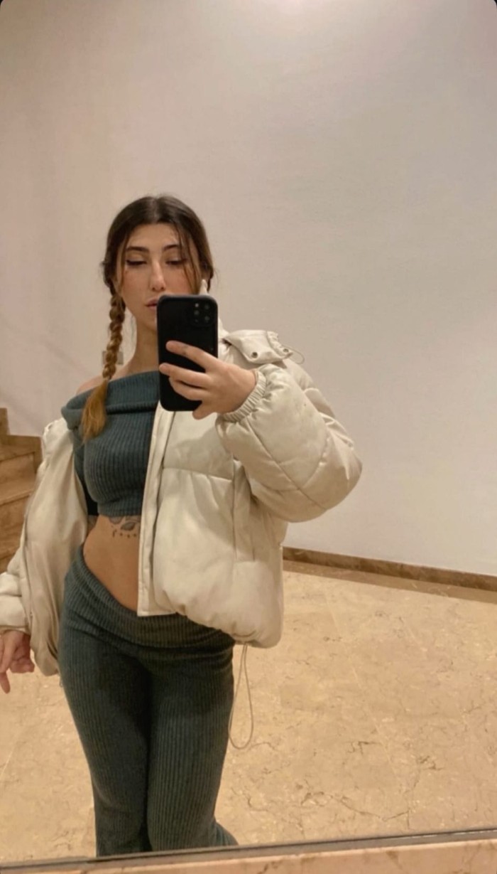 CACHONDA CON GANAS DE FOLLAR MUY DURO