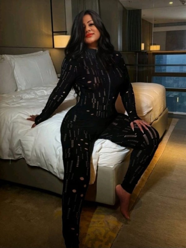 Estoy mojadita con ganas follar morena sensual