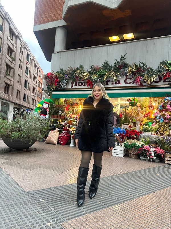 Fiestera muy sexy fotos reales vídeo de verificac