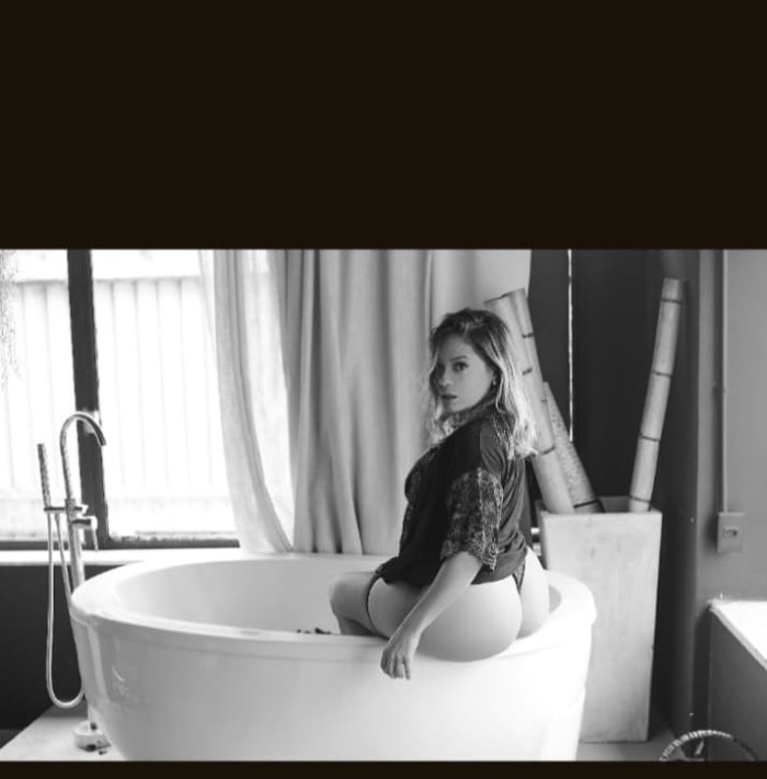 Rubia morbosa ya cachonda