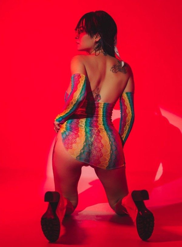 jovencita delgadita con ganas de chupar últimos dí