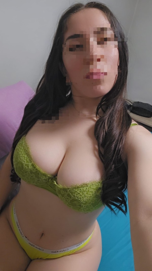 LATINA JOVENCITA MUY COMPLETA