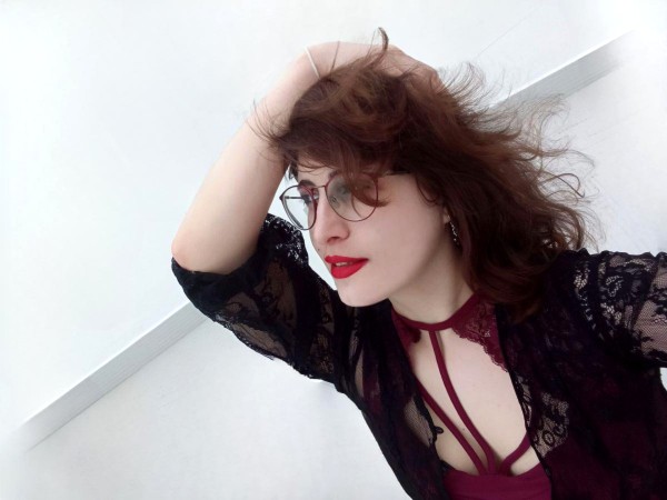 Arquitecta de tus deseos oscuros