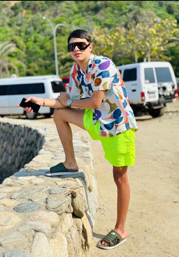 Chico Joven Pollón Dominante Disponible la Coruña Disponible Para parejas