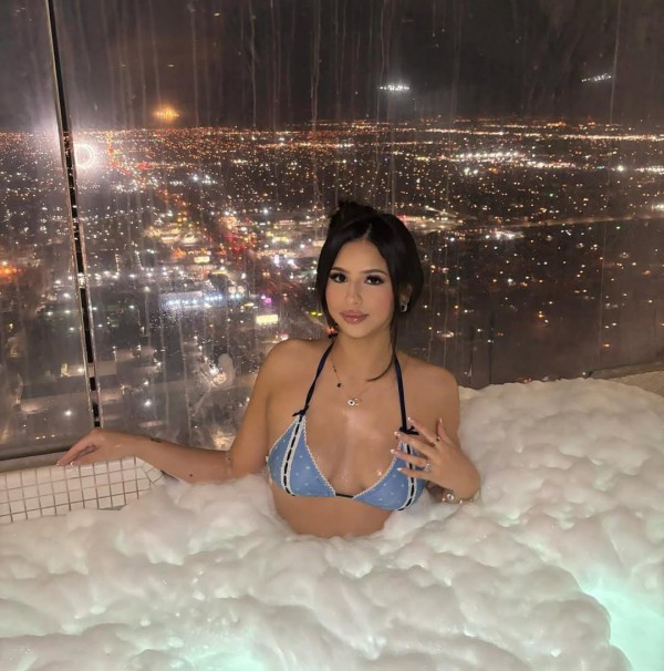 Chica fogosa Ardiente