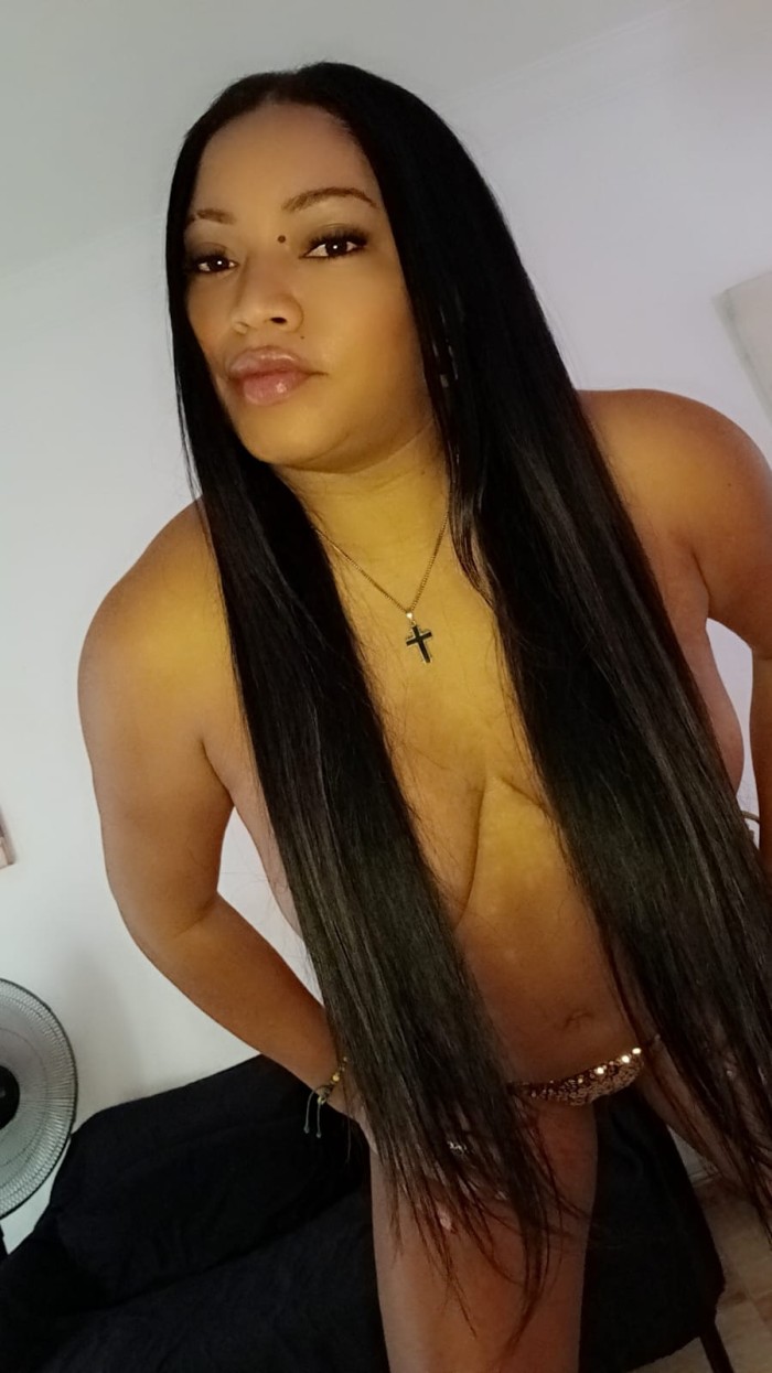 ATREVIDA Y SEXY SOLO SALIDAS EN LOS CRISTIANOS