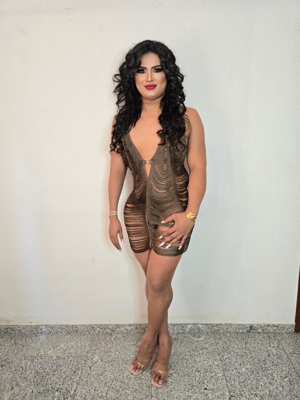 Guarra femenina  pollona complaciente fiestera