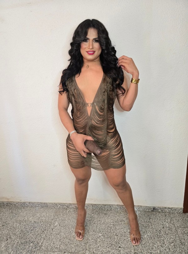 Guarra femenina  pollona complaciente fiestera
