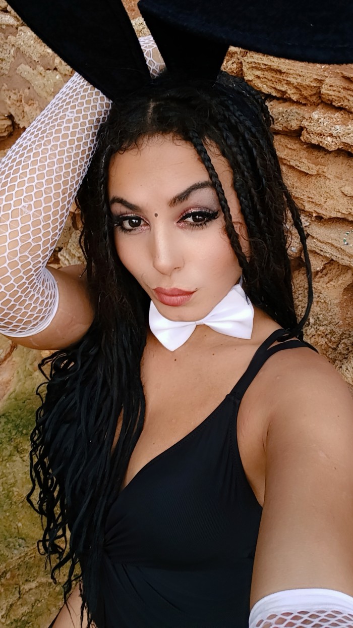 Conejita pollona en arenal ven a verme !!