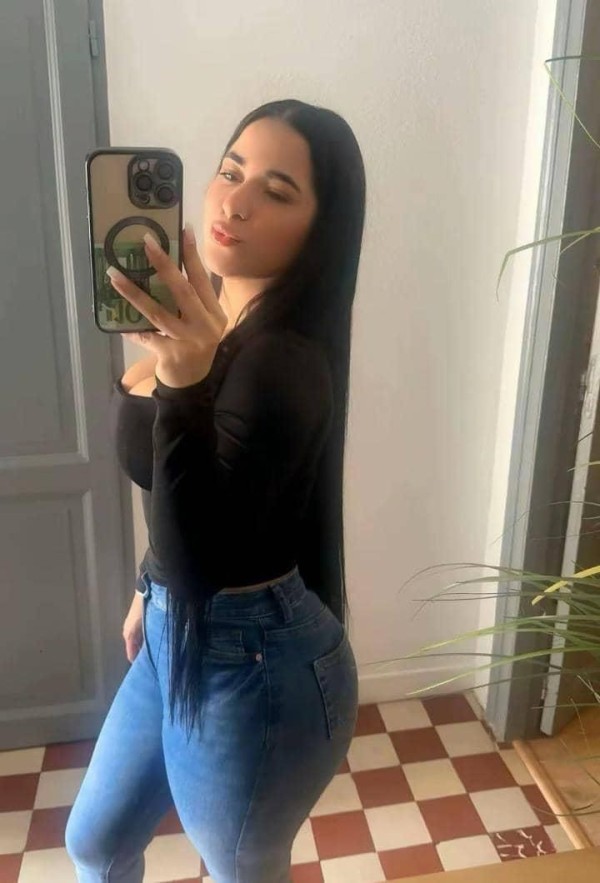 RICA ESTROVERTIDA AMABLE SIMPATICA