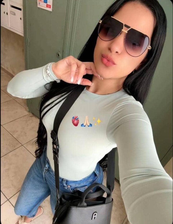 RICA ESTROVERTIDA AMABLE SIMPATICA