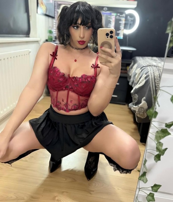 HERMOSA VENEZOLANA DE PASO EN Gijón FIESTA