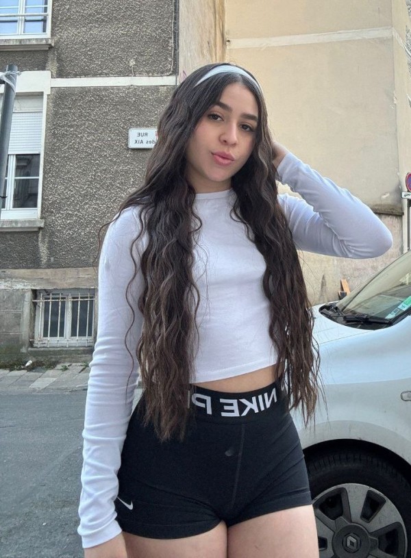 LINDA JOVENCITA EN EL CENTRO DE PALMA, ESCORT EN MALLORCA. 24 HORAS.