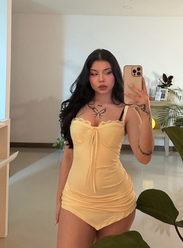 Melody dispuesta a complacerte