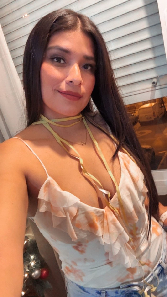 Discreta, elegante y lista para cumplir tus fantas