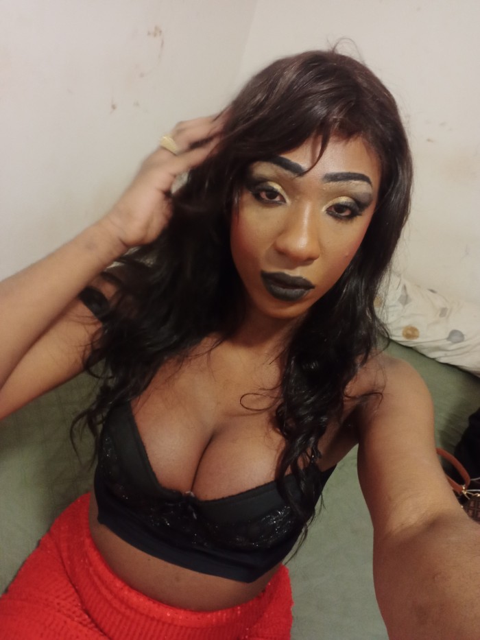 Ola soy gleicy una trans mulata muy wapa