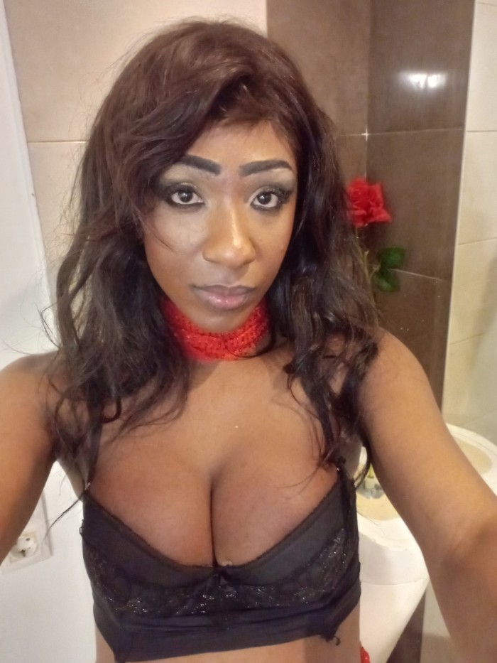 Ola soy gleicy una trans mulata muy wapa
