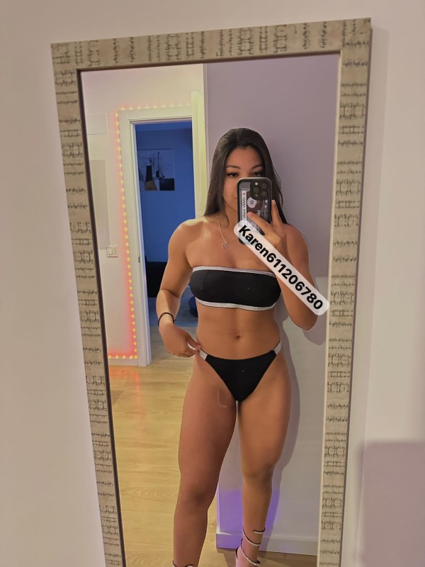 MORENA TOP CON GANAS DE FIESTA