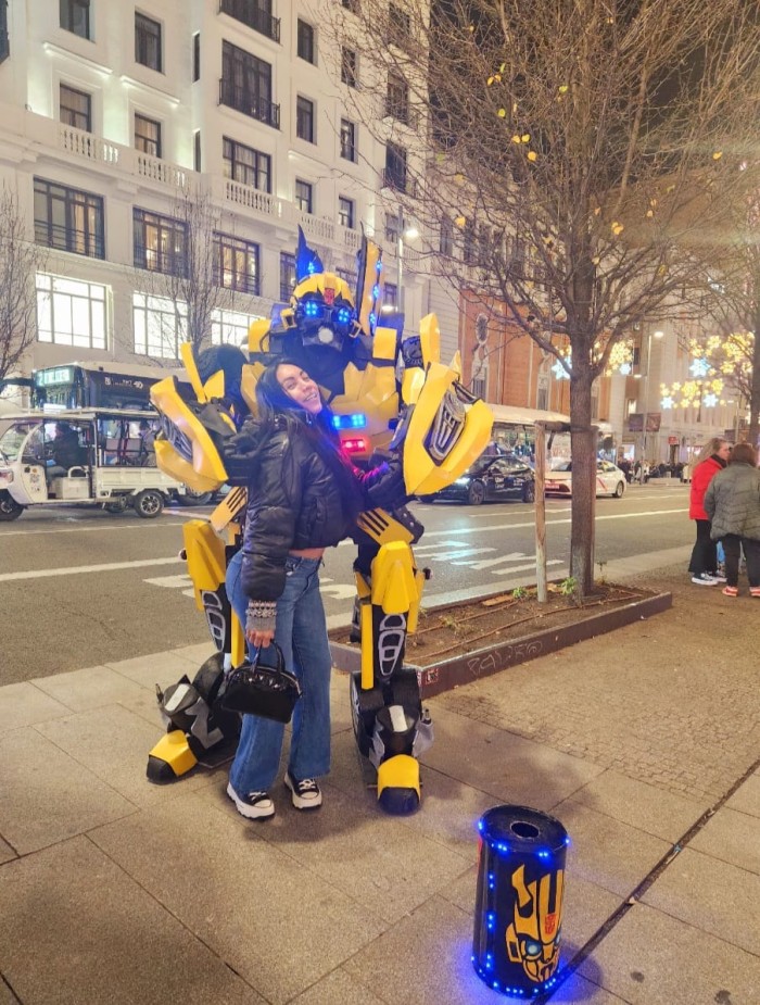 Feminidad segura y mirada que seduce