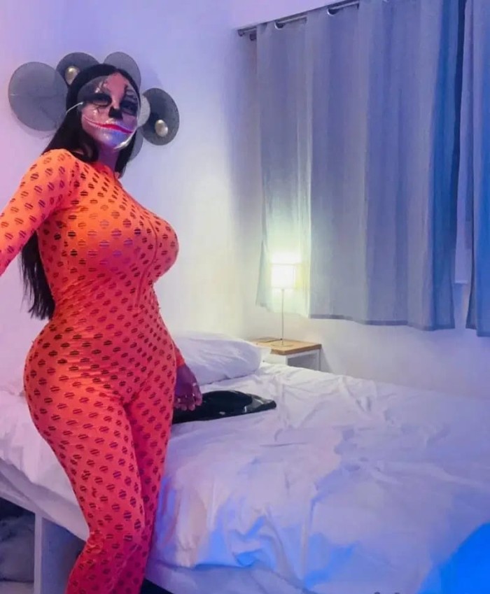 Feminidad segura y mirada que seduce