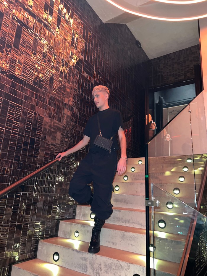 LATINO CALIENTE 21 años