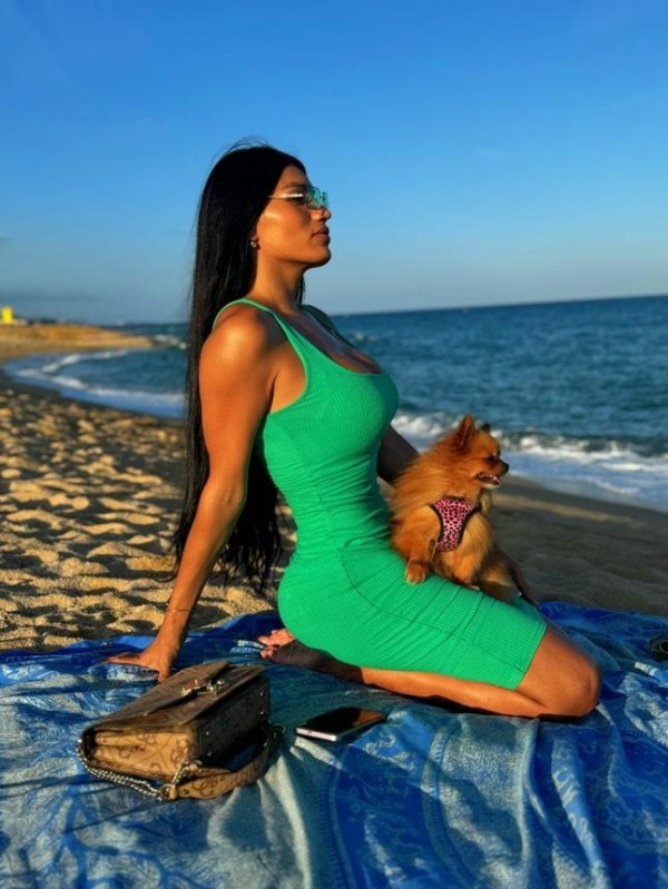 Morena argentina sensual fina y sofisticada,solo para exigentes